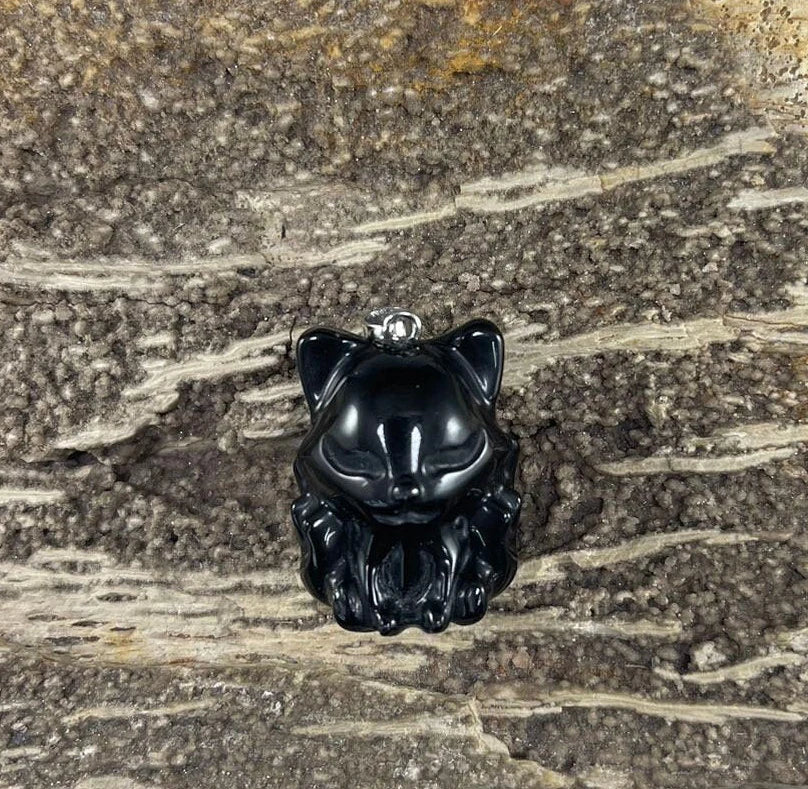 9-Tail Fox Gemstone Pendant, 23 x 31 mm